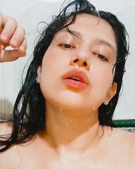 Foto desnuda filtrada de OnlyFans de La Nenita 