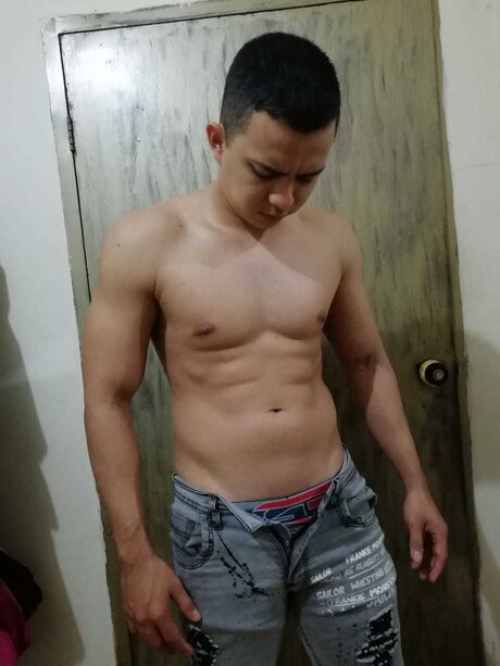 Foto desnuda filtrada de OnlyFans de Sebastian Ramirez