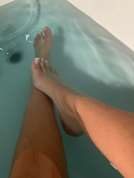 Foto desnuda filtrada de OnlyFans de Feetbaddie