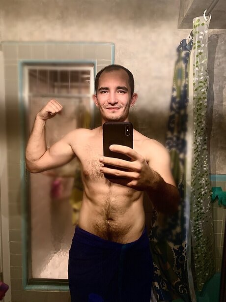Foto desnuda filtrada de OnlyFans de Aleksg