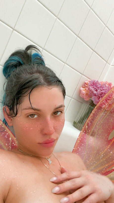 Foto desnuda filtrada de OnlyFans de Mami In Real Life