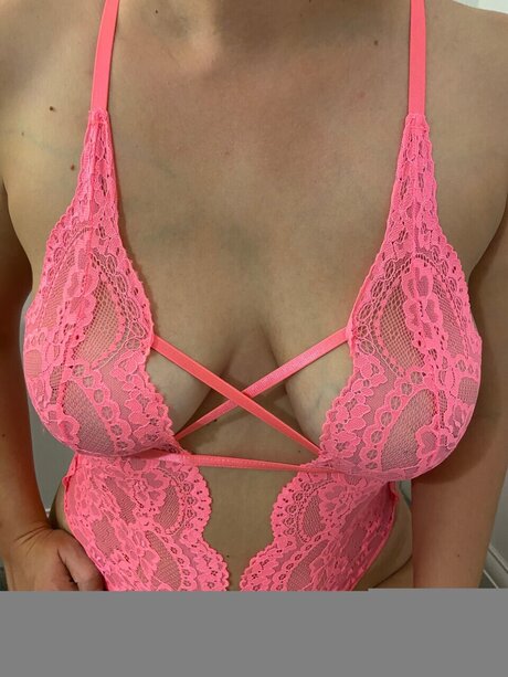 Foto desnuda filtrada de OnlyFans de Uk Wife
