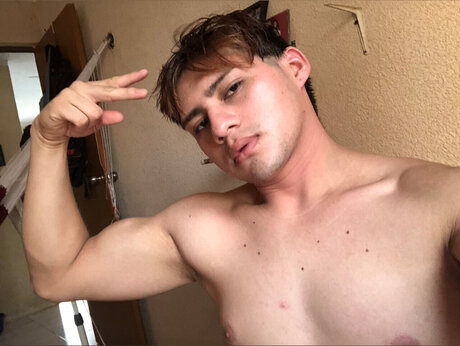 Foto desnuda filtrada de OnlyFans de Raymundo