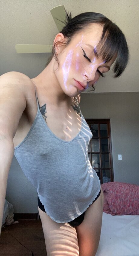 Foto desnuda filtrada de OnlyFans de Qveenv