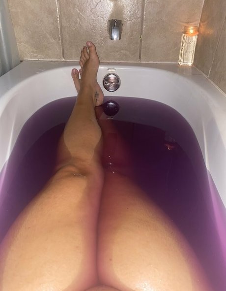 Foto desnuda filtrada de OnlyFans de Lolalovegoodxo