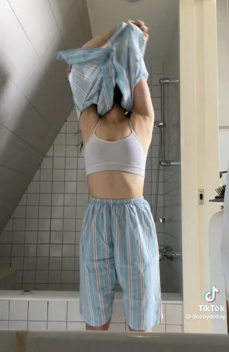 Foto desnuda filtrada de OnlyFans de Doobydobap