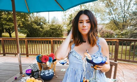 Jillian Rose Reed