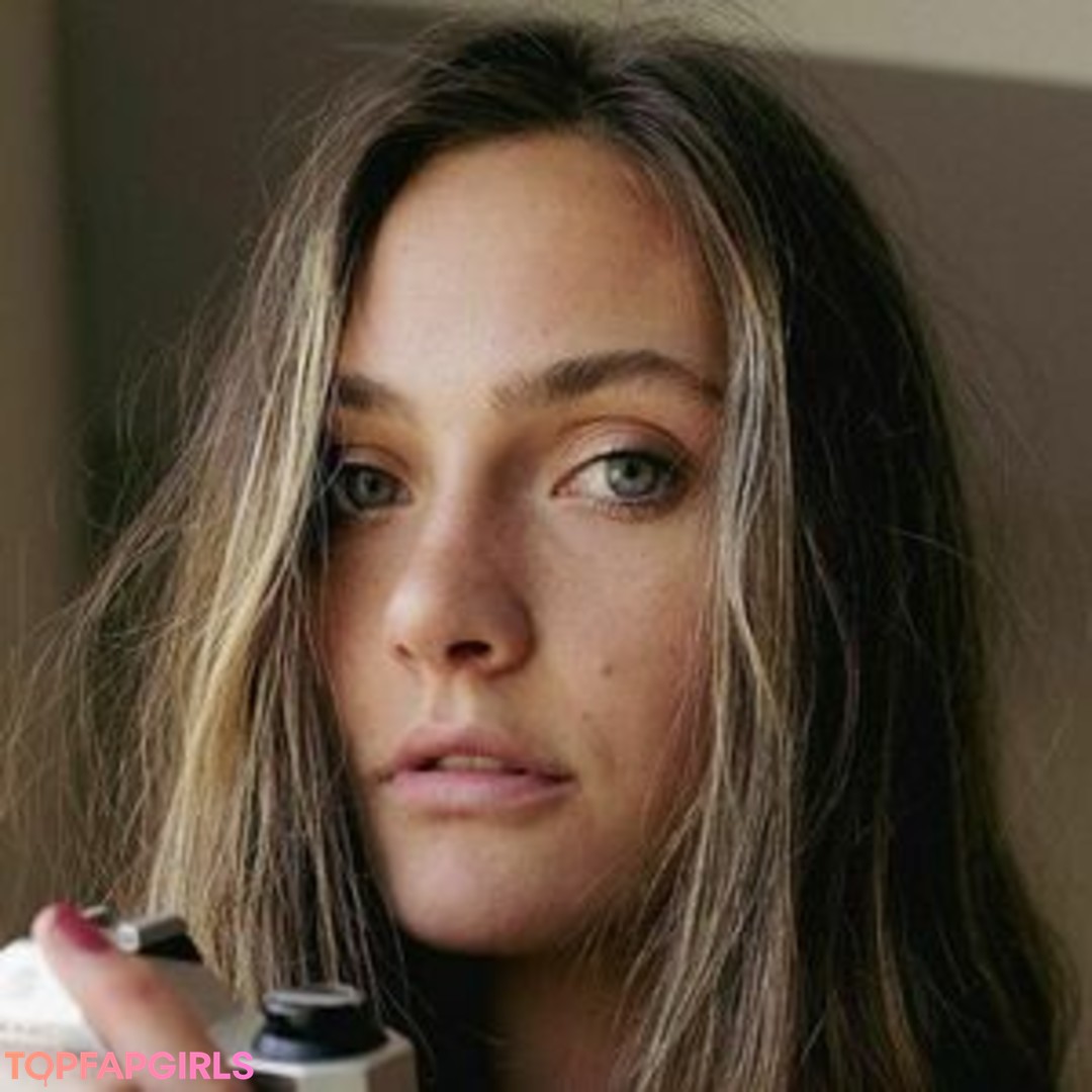 Foto desnuda filtrada de OnlyFans de Emily Hall #16 Foto desnuda filtrada de OnlyFans de Emily Hall #16