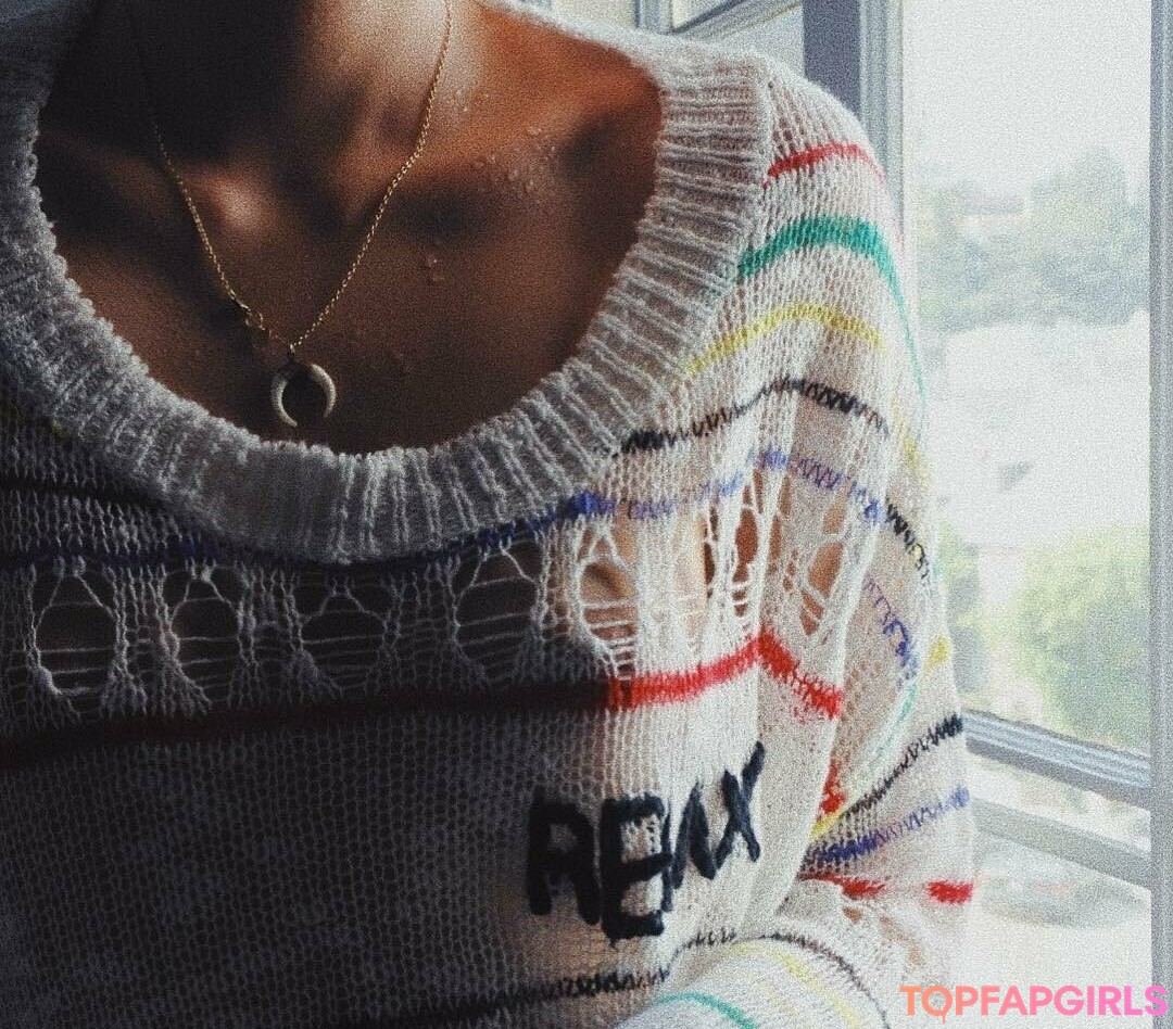 Foto desnuda filtrada de OnlyFans de Emily Hall #28 Foto desnuda filtrada de OnlyFans de Emily Hall #28