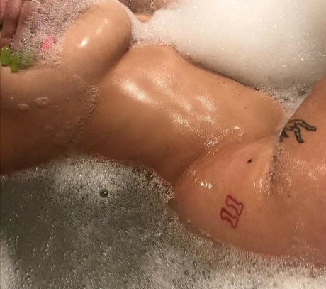 Foto desnuda filtrada de OnlyFans de Disturbia