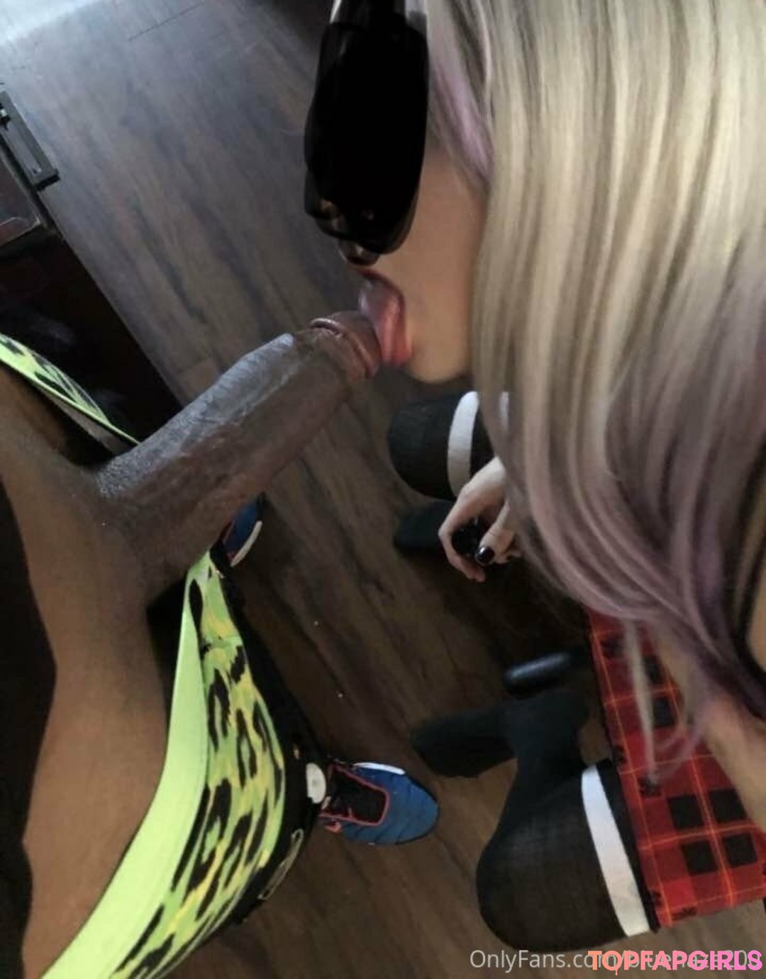 Foto desnuda filtrada de OnlyFans de Bluehaze200 #3 Foto desnuda filtrada de OnlyFans de Bluehaze200 #3