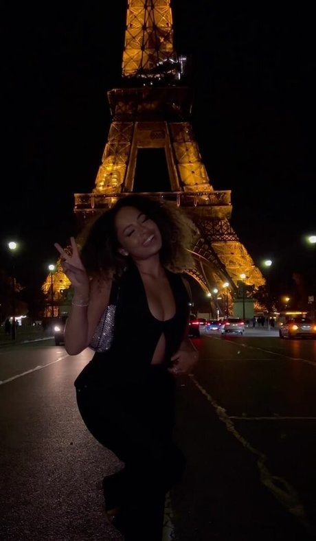 Foto desnuda filtrada de OnlyFans de Amber Gill