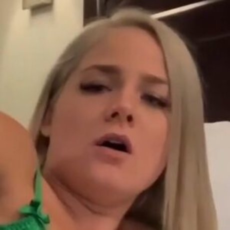 Foto desnuda filtrada de OnlyFans de Candice Dare