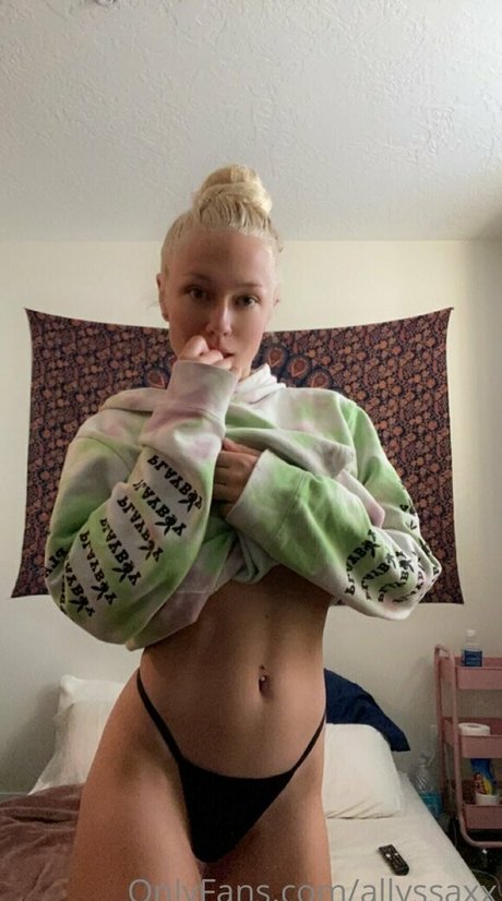 Foto desnuda filtrada de OnlyFans de Allyssaxx
