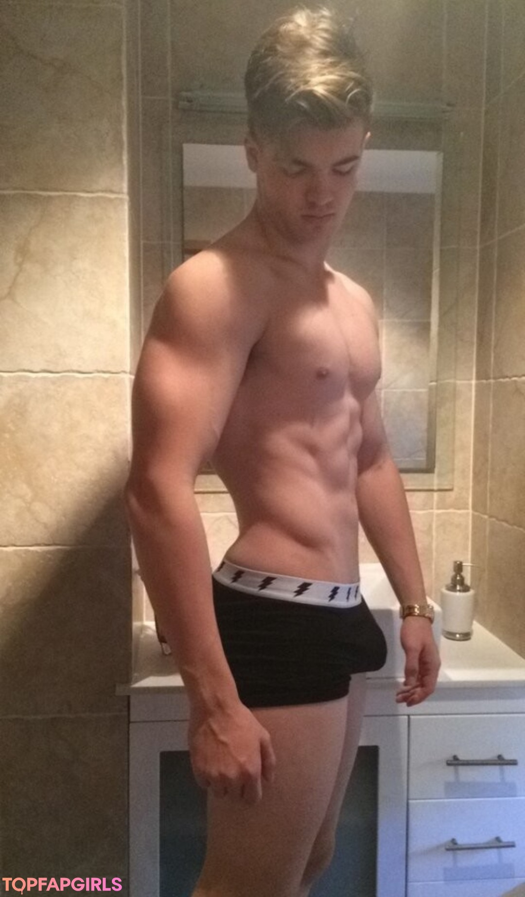 Foto desnuda filtrada de OnlyFans de Jaydenrembacher #12 Foto desnuda filtrada de OnlyFans de Jaydenrembacher #12