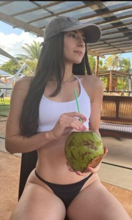 Foto desnuda filtrada de OnlyFans de Louise Veronica