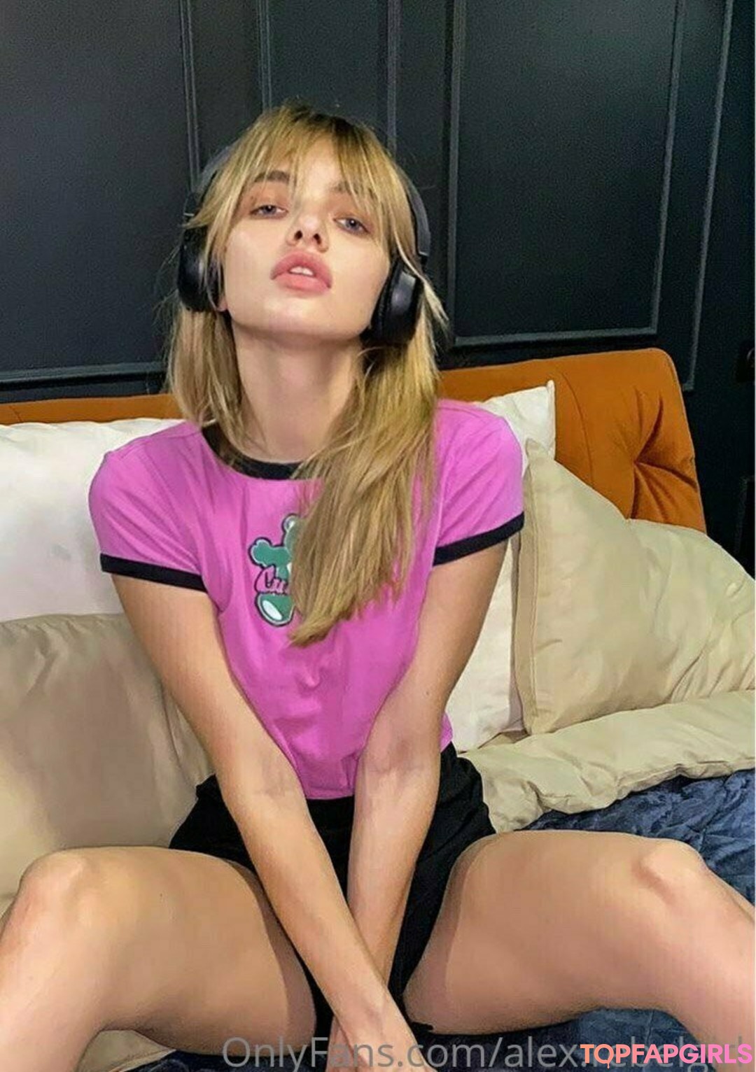 Foto desnuda filtrada de OnlyFans de Alexrebelgirl #1 Foto desnuda filtrada de OnlyFans de Alexrebelgirl #1