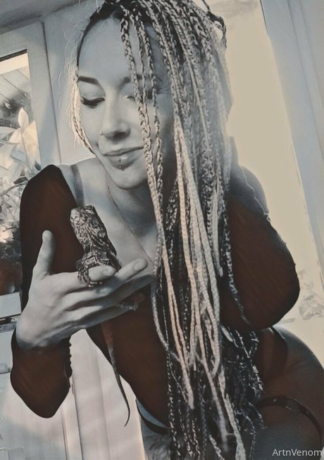 Foto desnuda filtrada de OnlyFans de Artnvenom