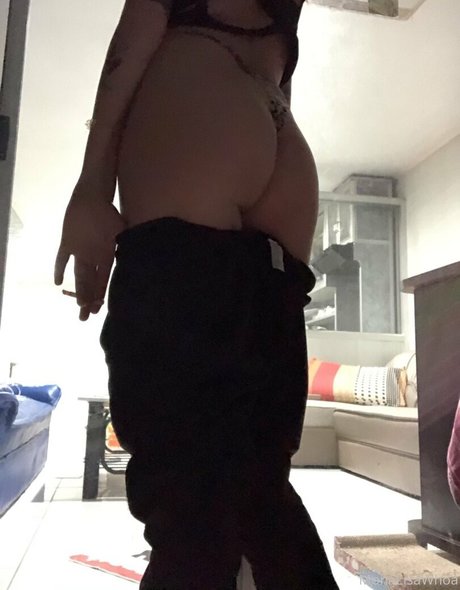 Foto desnuda filtrada de OnlyFans de Monalisawhoaa