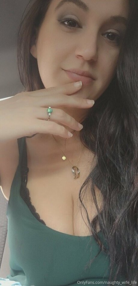 Naughty_wife_life