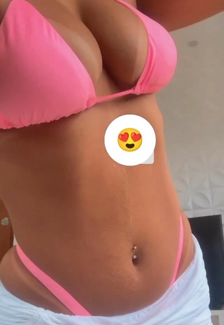 Foto desnuda filtrada de OnlyFans de laryrs