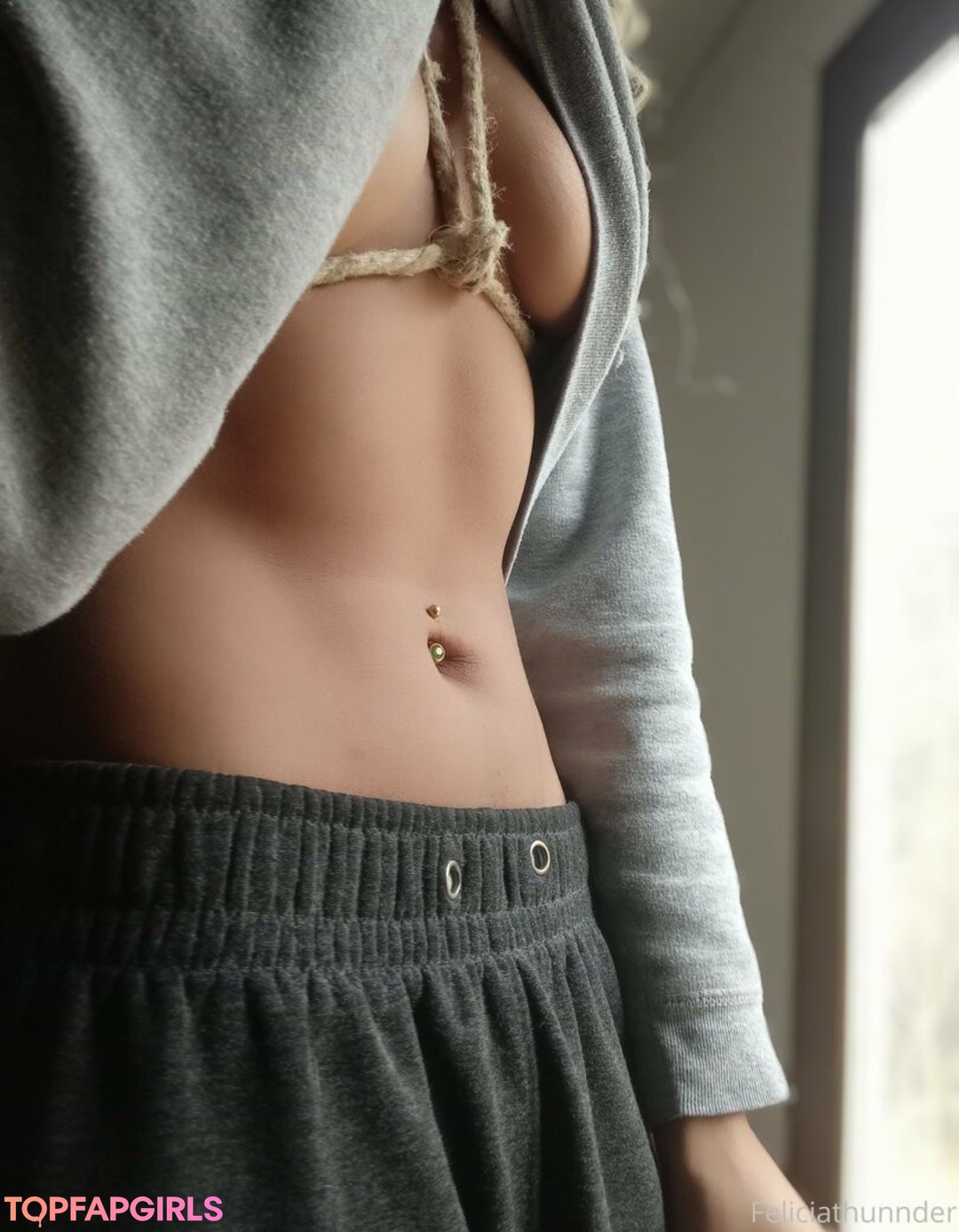 Foto desnuda filtrada de OnlyFans de Feliciathunnder #17 Foto desnuda filtrada de OnlyFans de Feliciathunnder #17