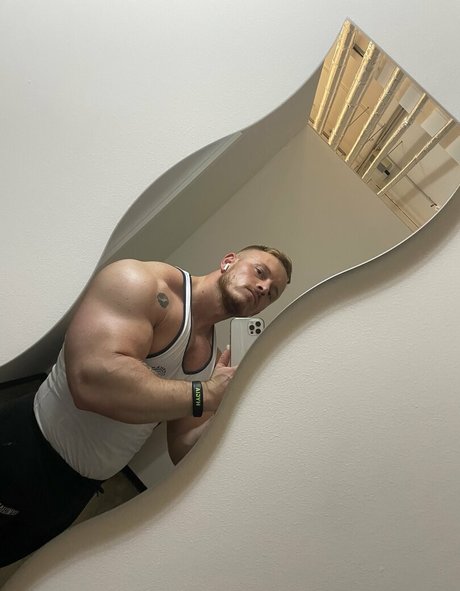 Foto desnuda filtrada de OnlyFans de Flexxxcouple