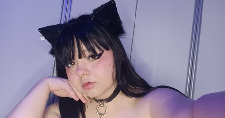 Foto desnuda filtrada de OnlyFans de Yoursweetnekochan