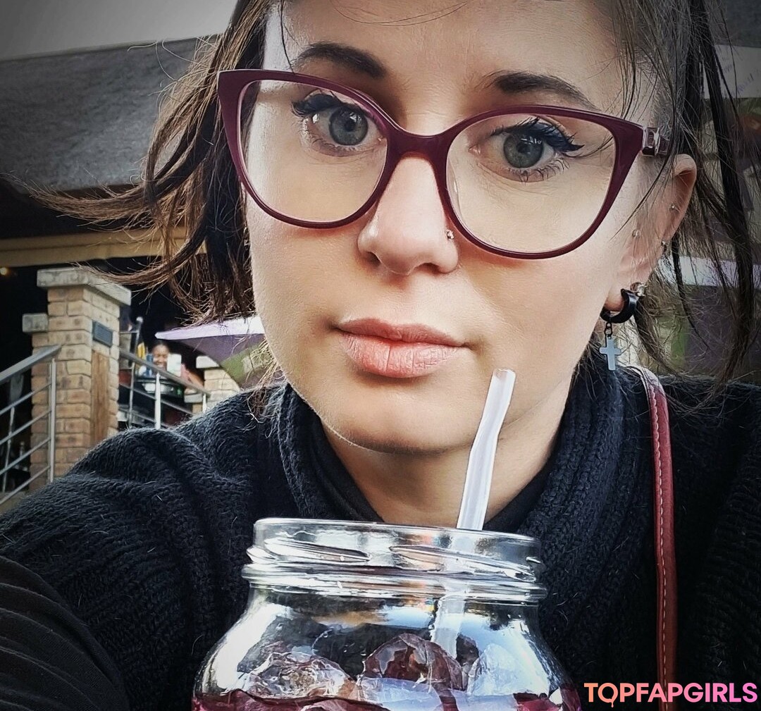 Foto desnuda filtrada de OnlyFans de Nadia Bratke #4 Foto desnuda filtrada de OnlyFans de Nadia Bratke #4