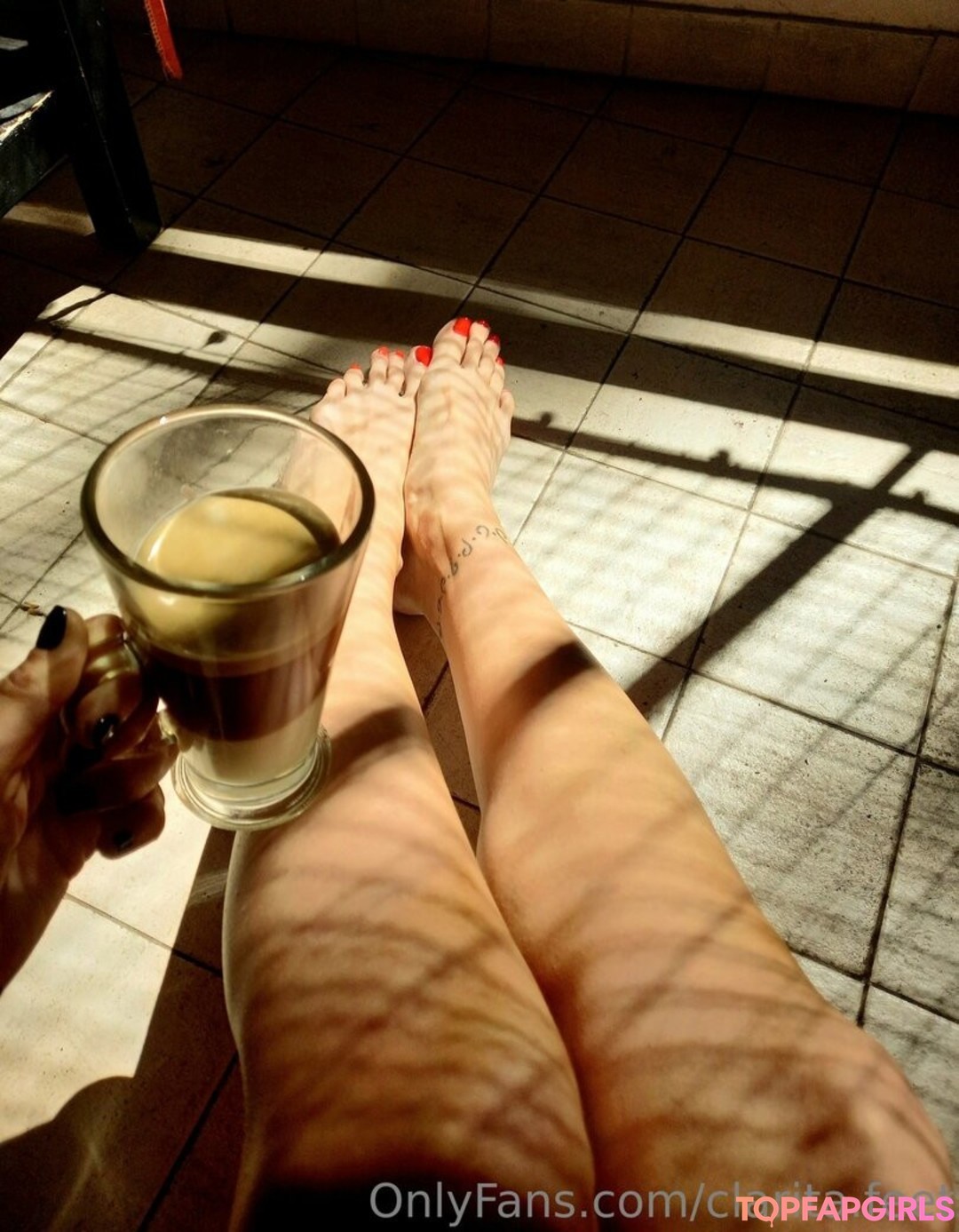 Foto desnuda filtrada de OnlyFans de Claritafeet #64 Foto desnuda filtrada de OnlyFans de Claritafeet #64