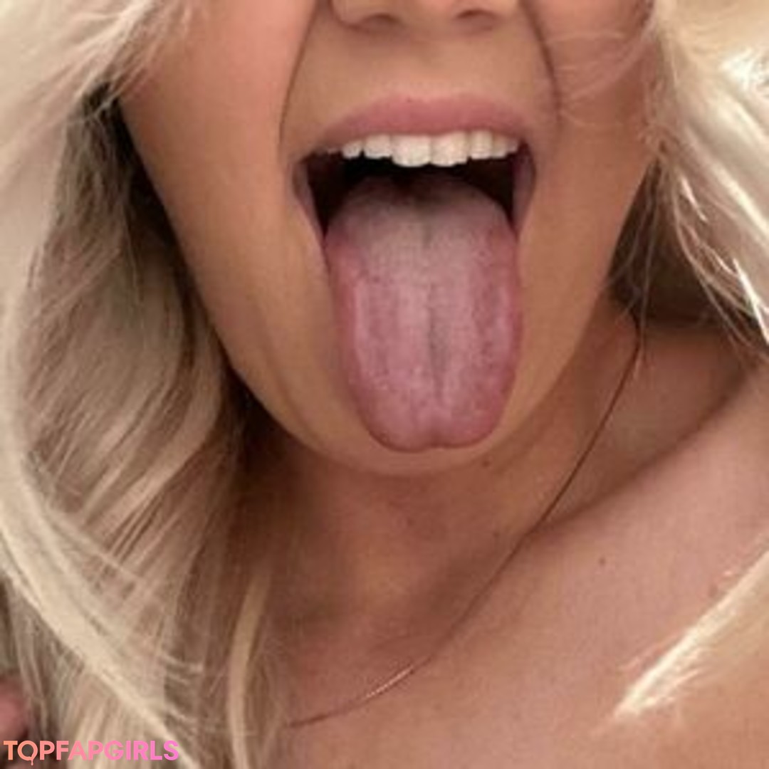 Foto desnuda filtrada de OnlyFans de Tripledmyg #6 Foto desnuda filtrada de OnlyFans de Tripledmyg #6