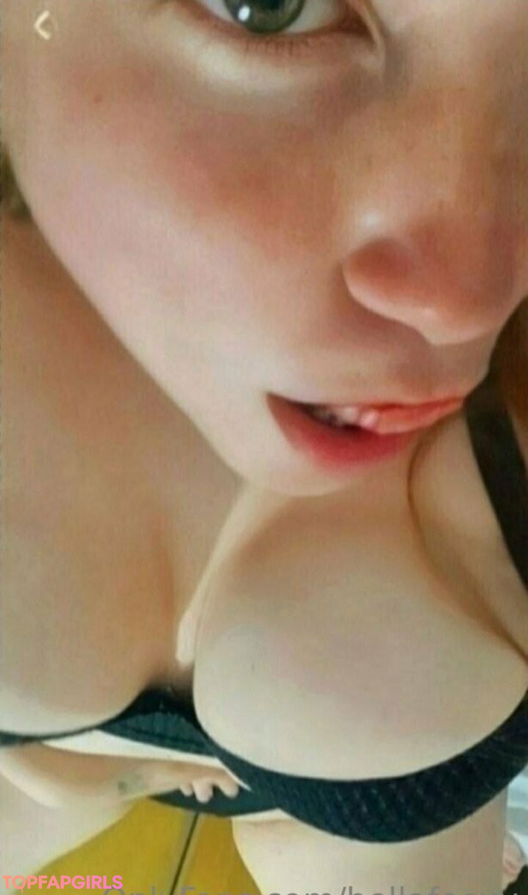 Foto desnuda filtrada de OnlyFans de Bellafooxy #55 Foto desnuda filtrada de OnlyFans de Bellafooxy #55