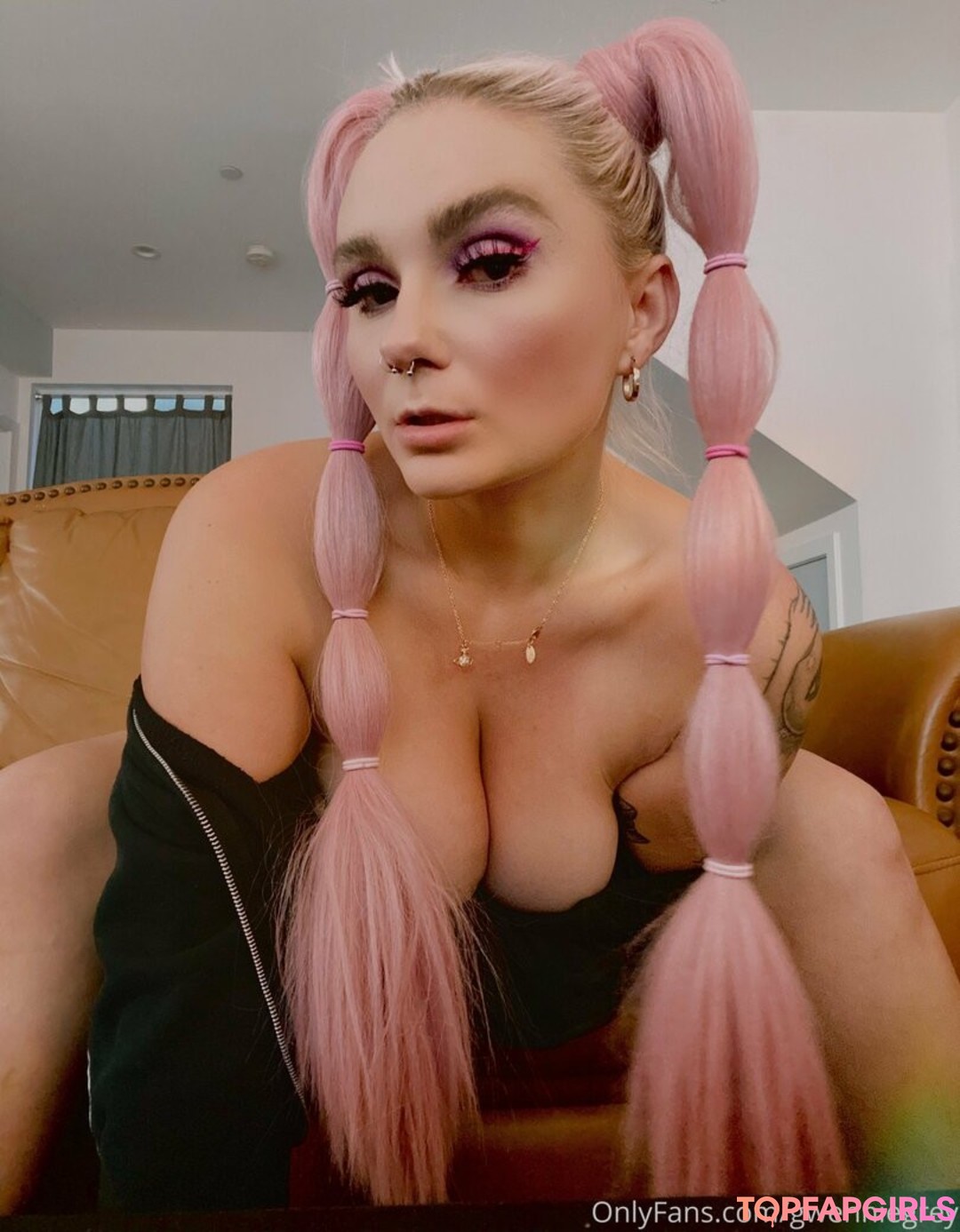 Foto desnuda filtrada de OnlyFans de Gwenniegrey #6 Foto desnuda filtrada de OnlyFans de Gwenniegrey #6