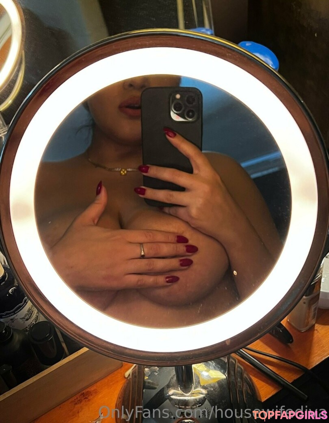 Foto desnuda filtrada de OnlyFans de Housewifediva #1 Foto desnuda filtrada de OnlyFans de Housewifediva #1