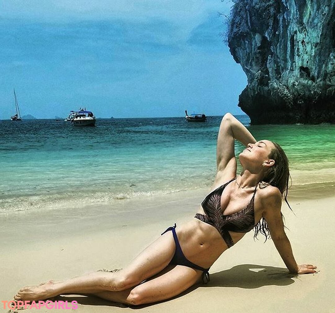 Foto desnuda filtrada de OnlyFans de Caity Lotz #43 Foto desnuda filtrada de OnlyFans de Caity Lotz #43