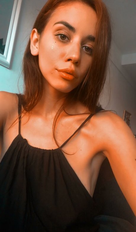 Foto desnuda filtrada de OnlyFans de Vera Kaludi