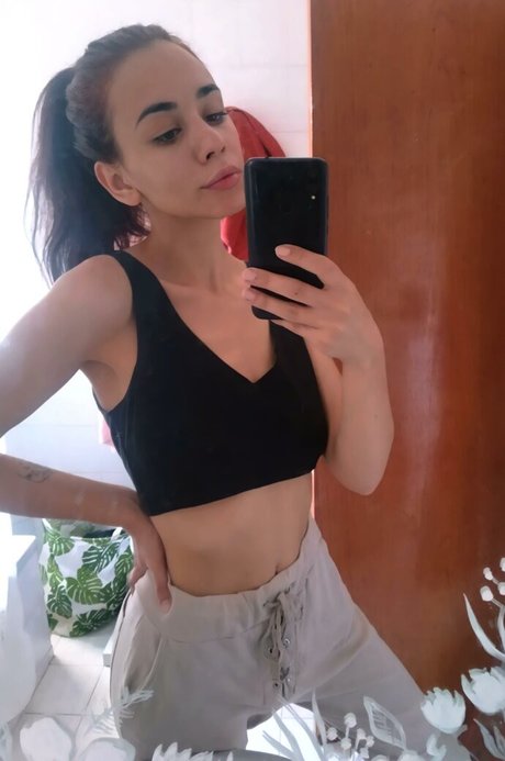 Foto desnuda filtrada de OnlyFans de Vera Kaludi