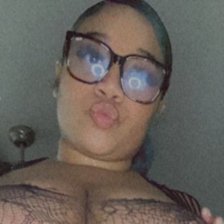 Foto desnuda filtrada de OnlyFans de Sapphiiireee