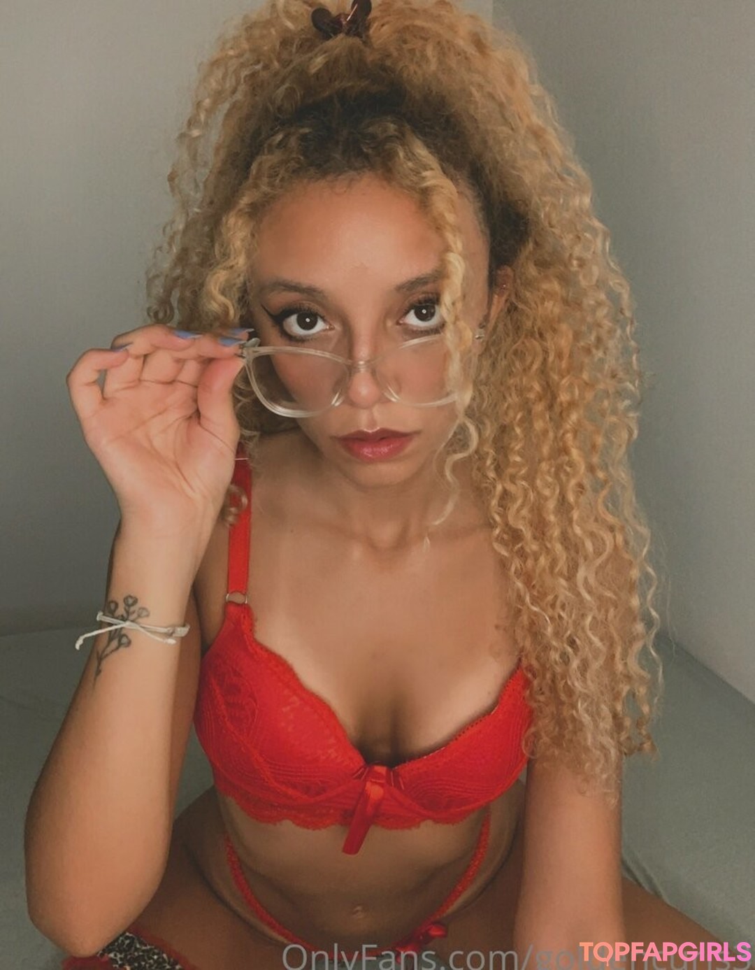 Foto desnuda filtrada de OnlyFans de Goldencurls3 #7 Foto desnuda filtrada de OnlyFans de Goldencurls3 #7