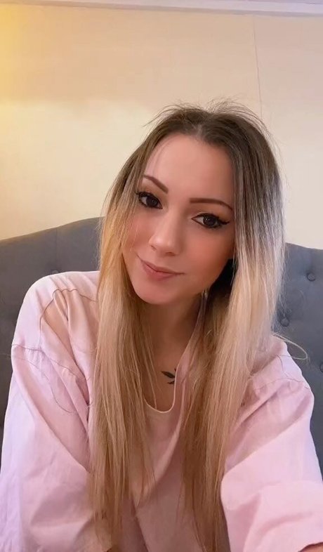 Foto desnuda filtrada de OnlyFans de Little Momma
