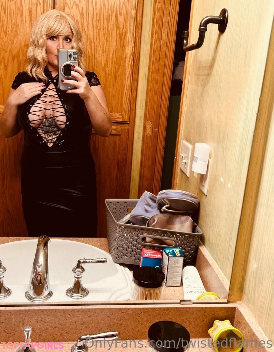 Foto desnuda filtrada de OnlyFans de Twistedflames #7 Foto desnuda filtrada de OnlyFans de Twistedflames #7