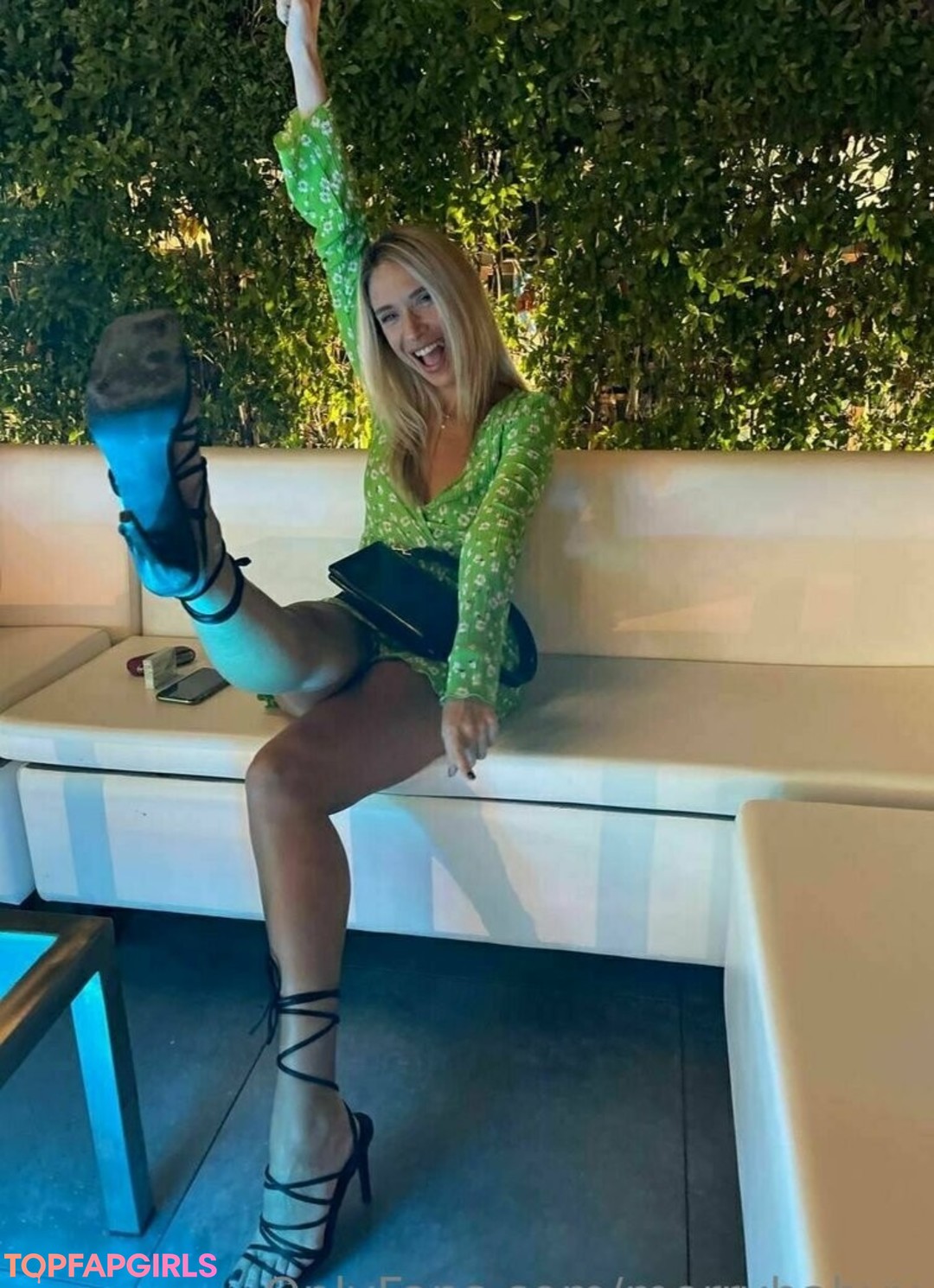 Foto desnuda filtrada de OnlyFans de Merrybabyy #27 Foto desnuda filtrada de OnlyFans de Merrybabyy #27