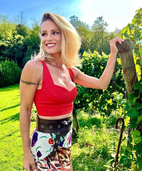 Foto desnuda filtrada de OnlyFans de Michelle Hunziker