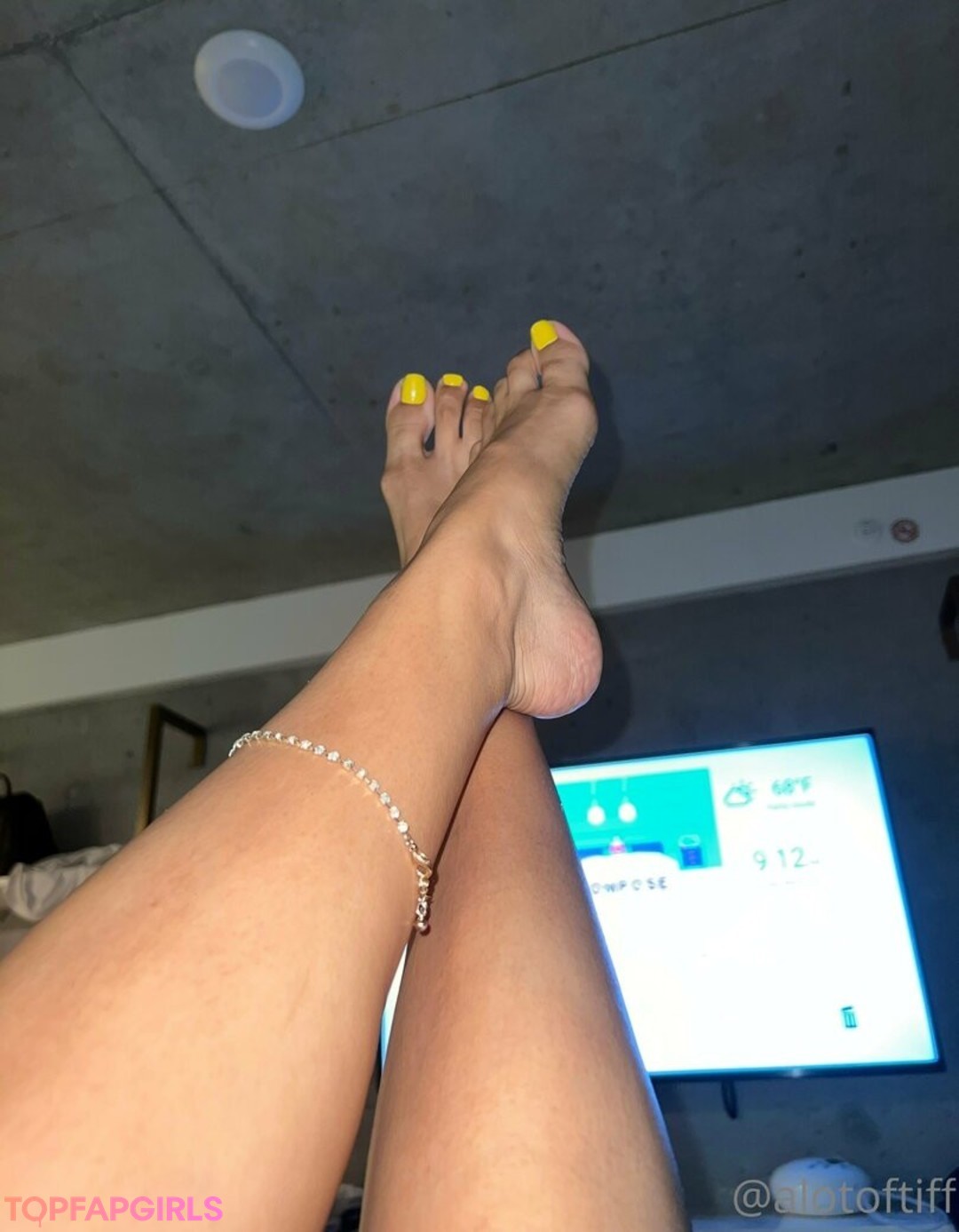 Foto desnuda filtrada de OnlyFans de Alotoftiff #14 Foto desnuda filtrada de OnlyFans de Alotoftiff #14