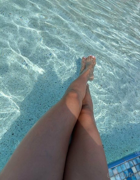 Foto desnuda filtrada de OnlyFans de Alotoftiff