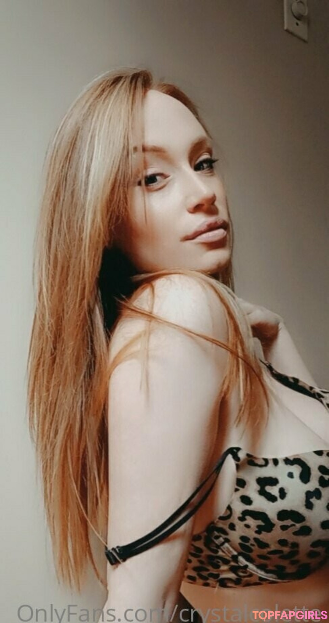 Foto desnuda filtrada de OnlyFans de Crystalcolette #6 Foto desnuda filtrada de OnlyFans de Crystalcolette #6