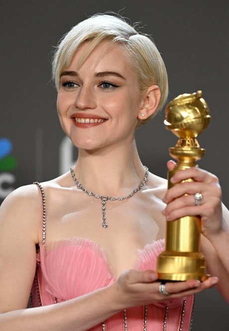Julia Garner