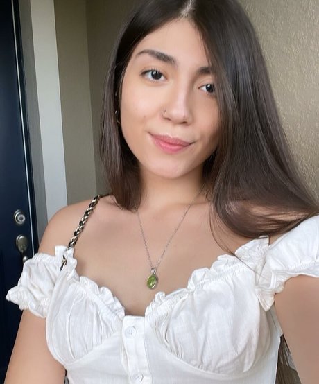 Foto desnuda filtrada de OnlyFans de Lofiluvasmr