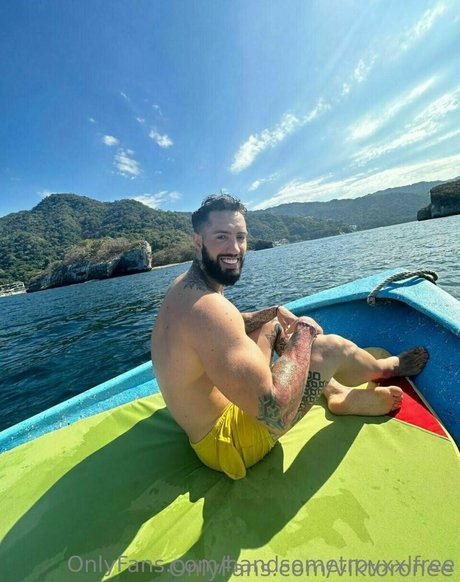 Foto desnuda filtrada de OnlyFans de Handsometroyxxlfree