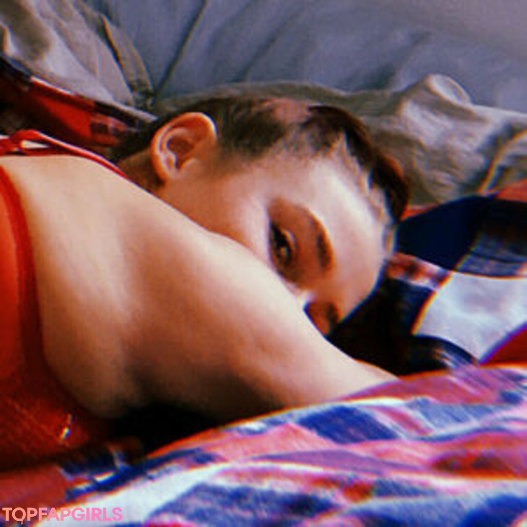 Foto desnuda filtrada de OnlyFans de Halestormgaming420 #55 Foto desnuda filtrada de OnlyFans de Halestormgaming420 #55